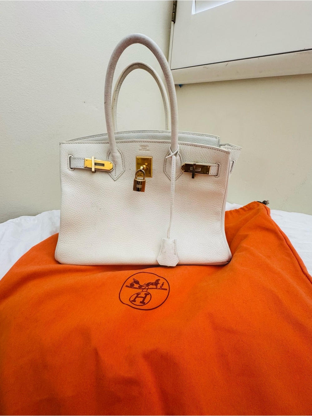 Hermes White Leather Tote with Gold Hardware - Picture 2 of 6